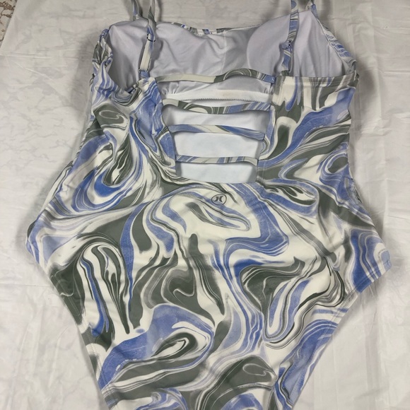 HURLEY 1 PIECE SWIMSUIT - SIZE XL - Picture 3 of 9